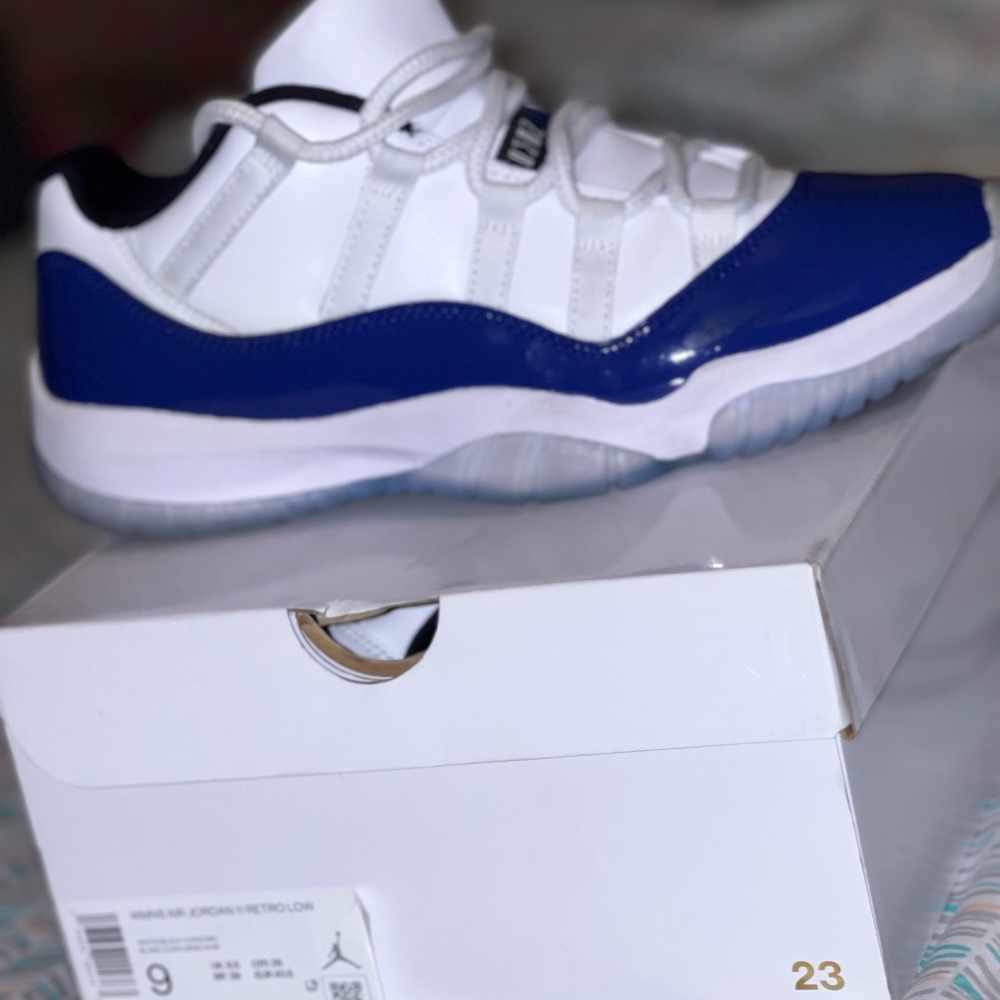 Retro Jordan 11 low top